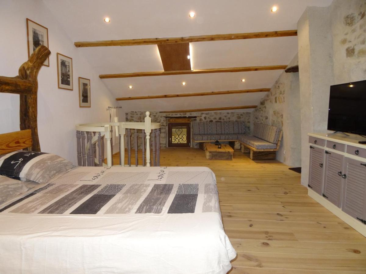 Saint-Florent-sur-Auzonnet Le Mas Du Galibot Chambre Cambalotte المظهر الخارجي الصورة